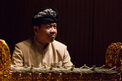 Acclaimed Balinese percussionist, I Ketut Budiyasa, performs alongside Marusya Bainggolan at The Asian Conference on Arts & Humanities (ACAH) in Kobe, Japan.